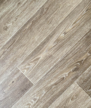 Acabamento com rodapés e persianas em Salvador